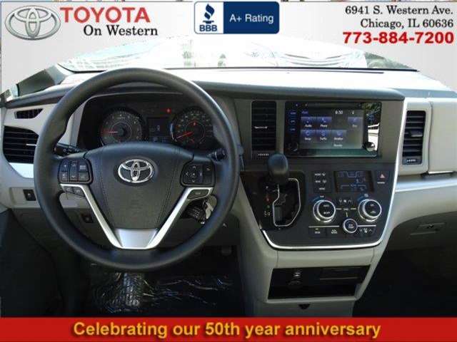 2017 Toyota Sienna LE